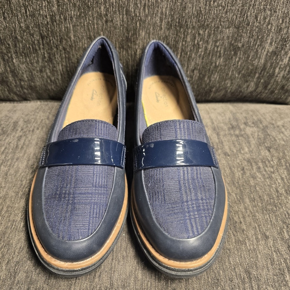 Clarks Collection Sharron Gracy Woman's Size 5.5 M Loafer Navy Blue